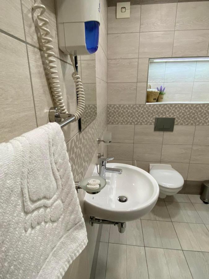 Guest Rooms Asenevtsi City Center Weliko Tarnowo Exterior foto